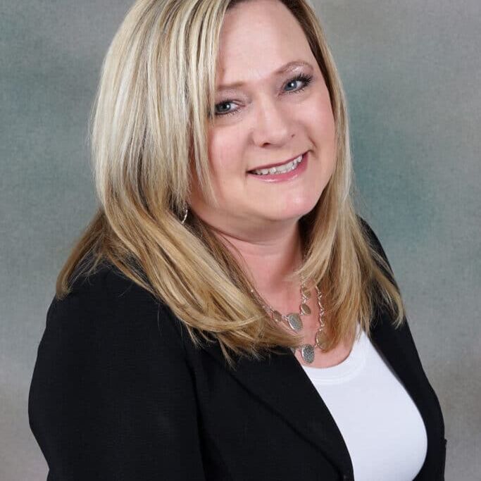 betsy-yumlu-683x1024